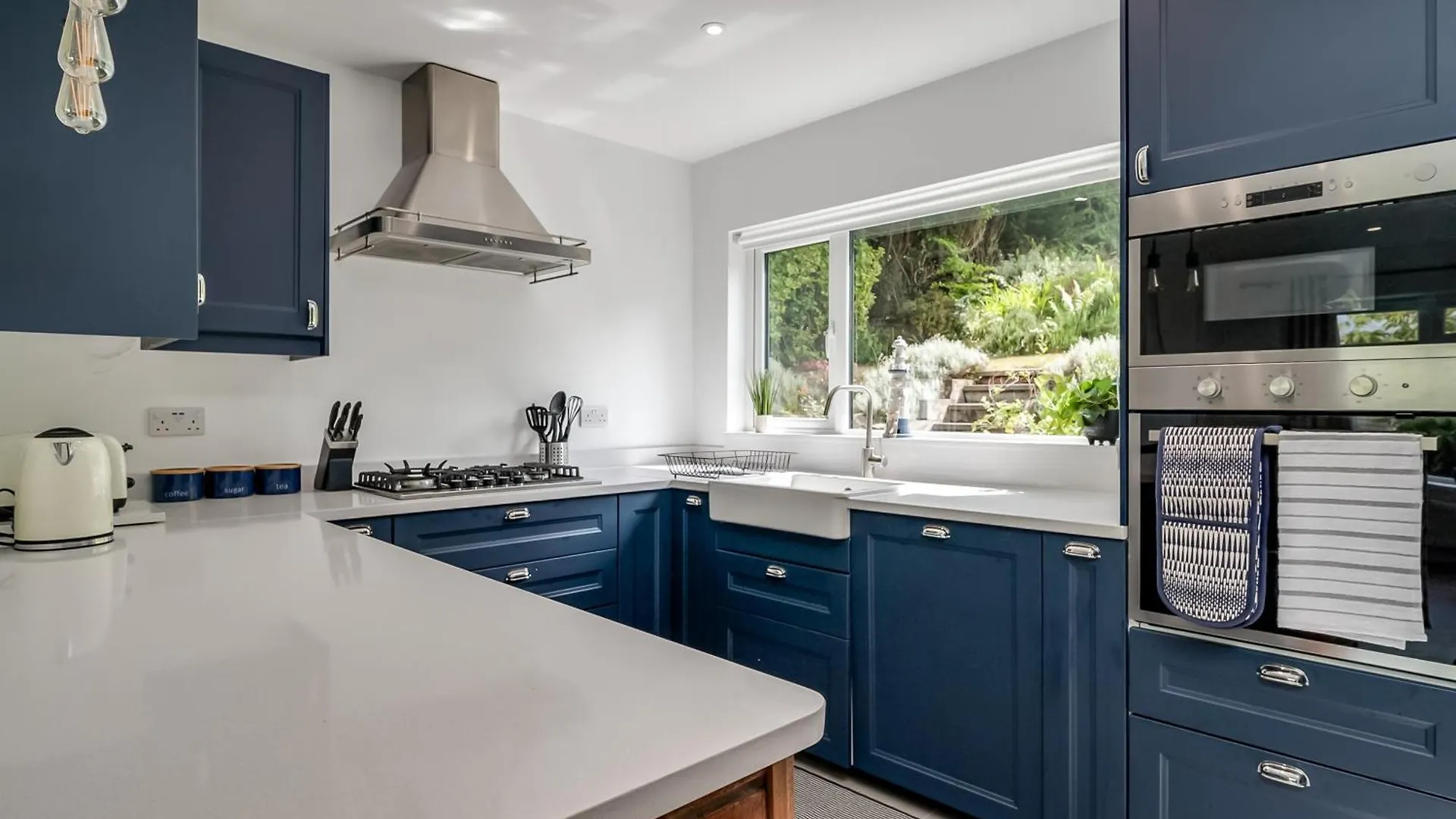 Holiday home Stunning Home Over Belfast City 11 Minutes To Belfast City Centre
