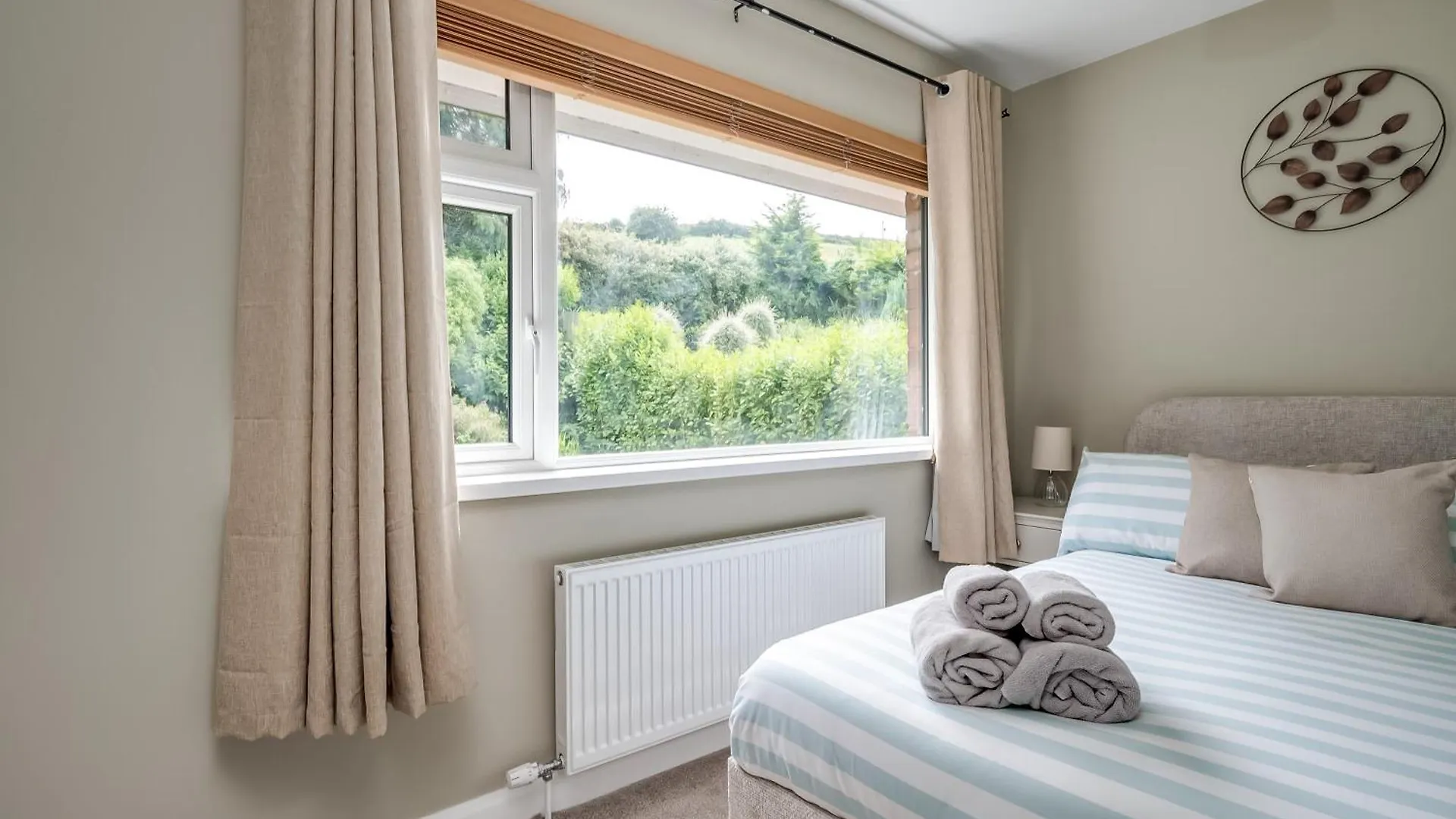 Holiday home Stunning Home Over Belfast City 11 Minutes To Belfast City Centre